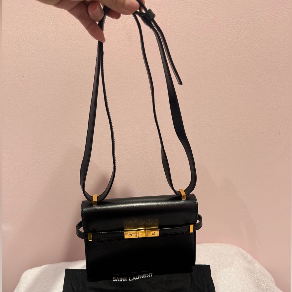 Saint Laurent
Manhattan Mini Leather Crossbody